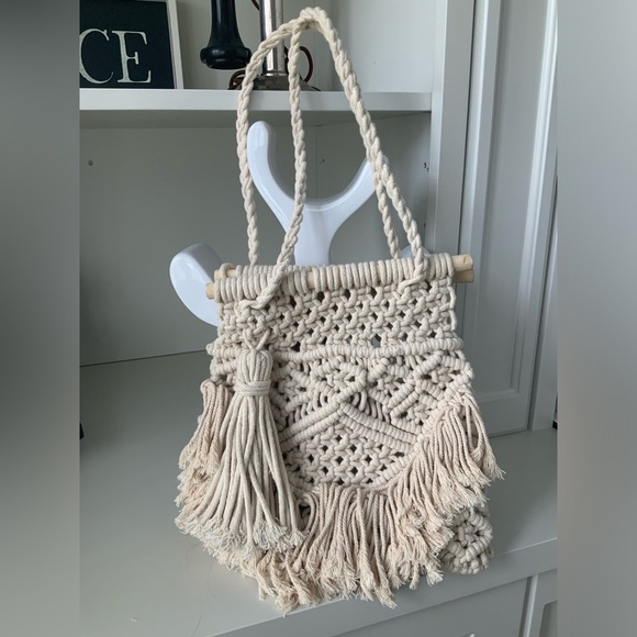 ZARA Macrame Woven Medium Hand Made Boho Bohemian Cream Shoulder Purse LIKE NEW - Picture 4 of 16